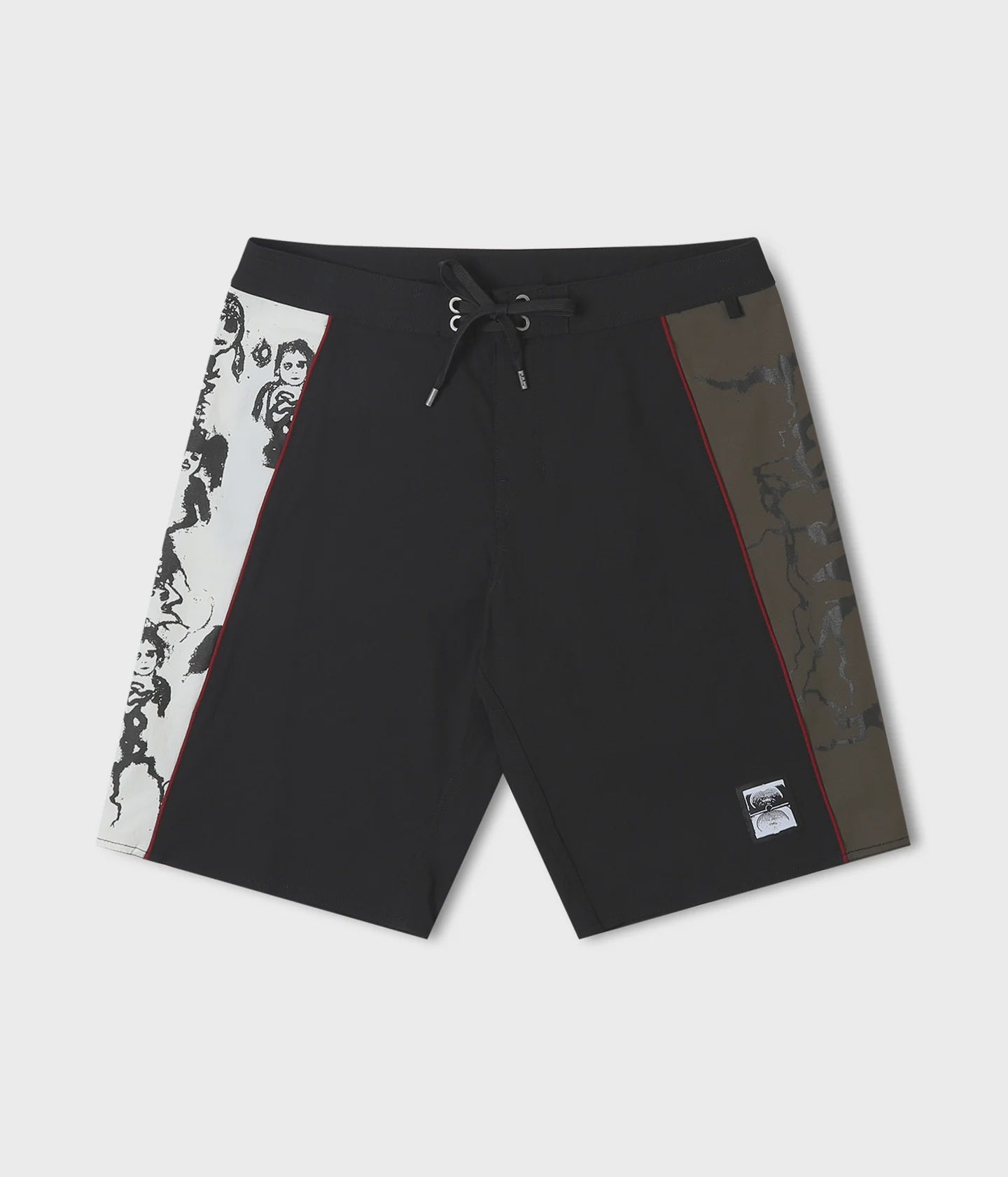 Former Tremor 20" Trunk - Black Army Red