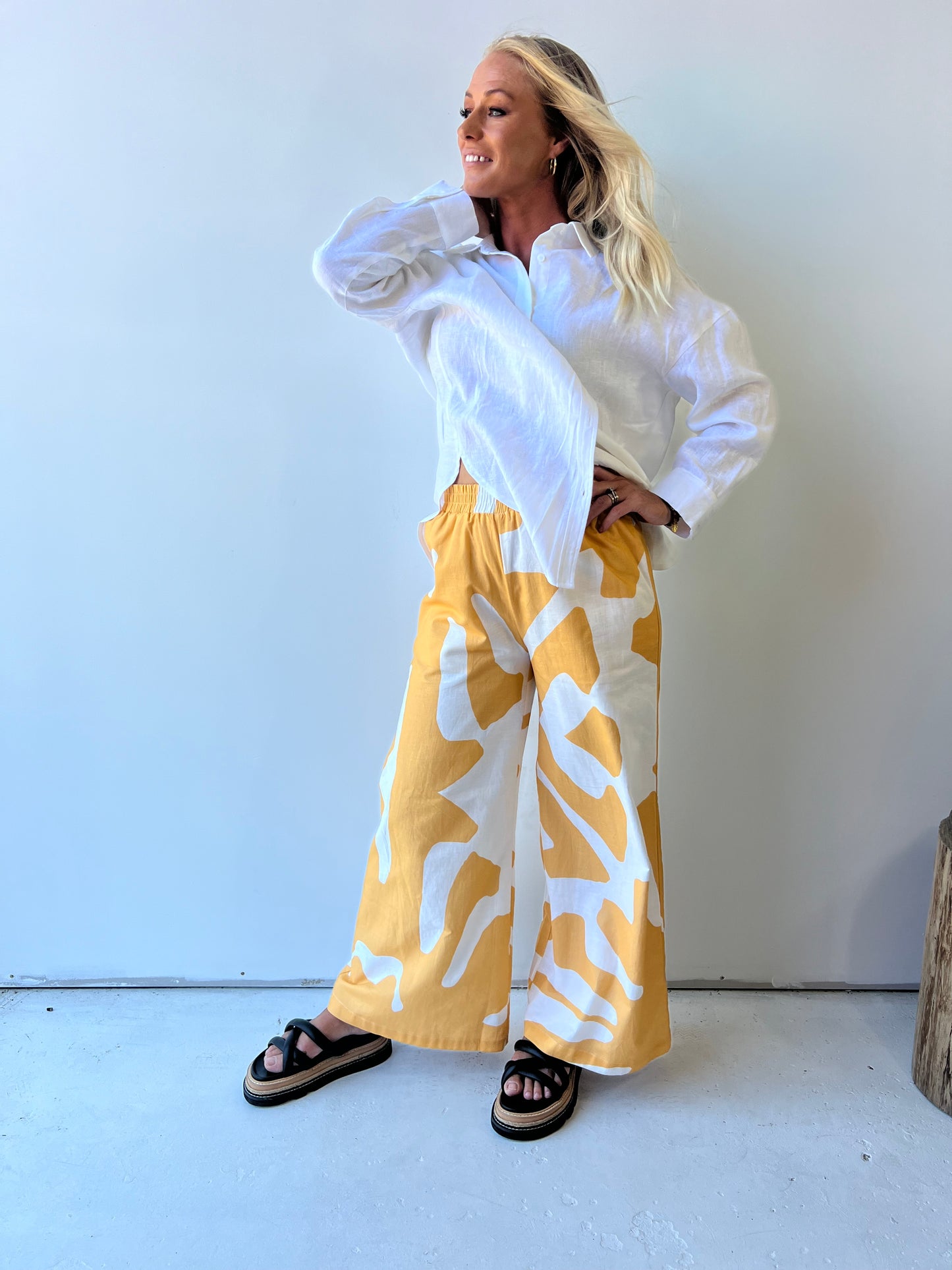 Sundy Mrnin LS Bonnie Linen Shirt